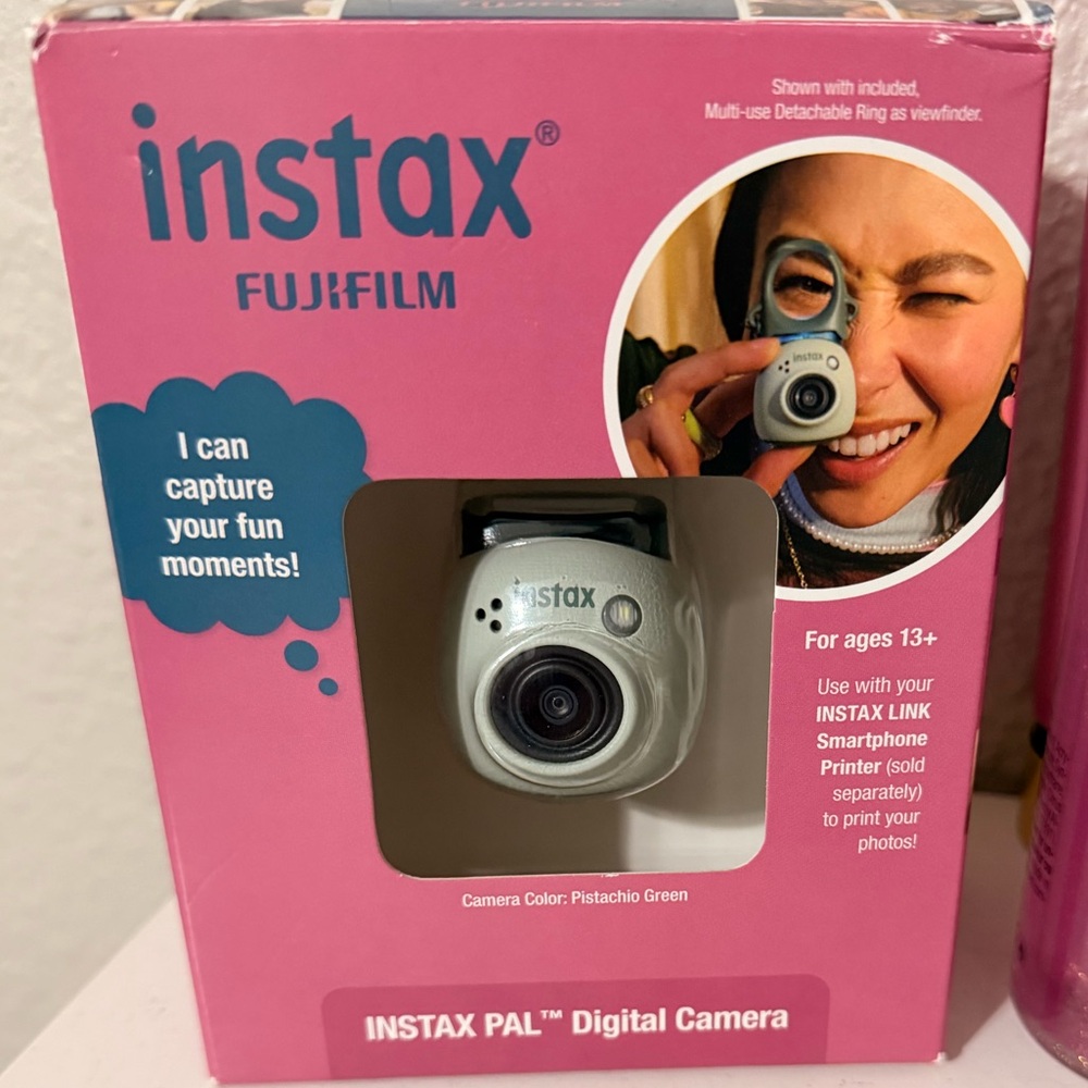 Fujifilm Instax Pal Camera in Soft Green